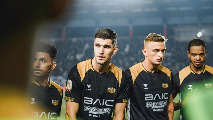 Adu Kekuatan Skuad: Siapa yang Terkaya, Persib Bandung atau Dewa United di Super League 2025/2026?