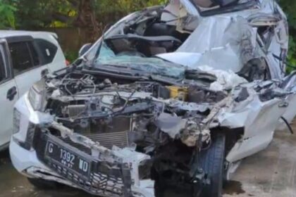 Tragedi Tol Batang: Pajero Sport Remuk Tak Berbentuk, Tiga Tewas Akibat Sopir Mengantuk