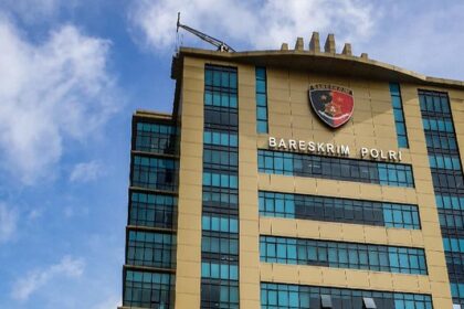 Bareskrim Polri Gerebek Jaringan Judi Online Internasional di Botabek, 22 Tersangka Diamankan
