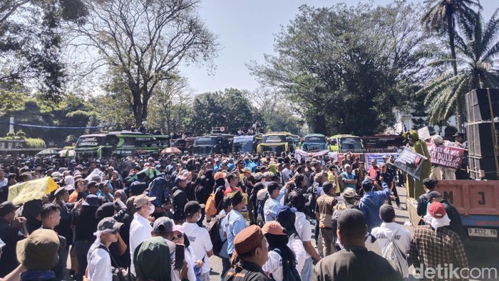 Jawaban Tegas Dedi Mulyadi atas Protes Larangan Study Tour: "Ini Bukan Study, Tapi Piknik!"