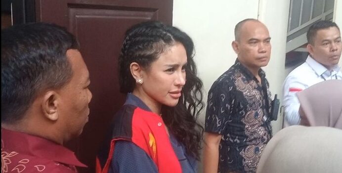 Nikita Mirzani Angkat Bicara Terkait Tudingan Main Ponsel di Penjara, Berawal dari Unggahan Dokter Richard Lee