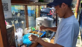 Kisah Kehangatan dan Ketekunan di Sudut Bandung Timur: Perjalanan Sang Pedagang Bubur