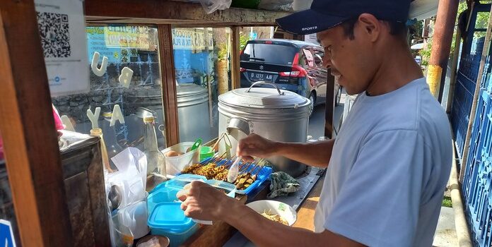 Kisah Kehangatan dan Ketekunan di Sudut Bandung Timur: Perjalanan Sang Pedagang Bubur