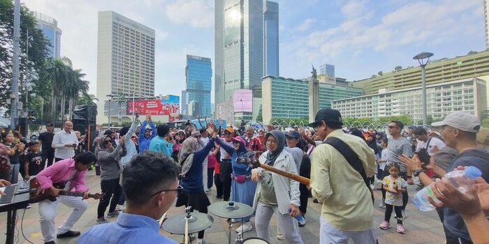 Semangat Dangdut Melayu di Jantung Ibu Kota: Orkes Gerobak Dorong Bikin CFD Bundaran HI Bergoyang