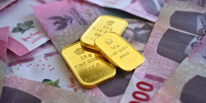 Harga Emas Antam Anjlok Signifikan: Investor Cermati Koreksi Tajam
