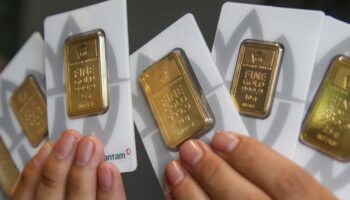 Harga Emas Antam Melambung Tinggi: Tembus Rp 2.453.000 per Gram, Mencapai Titik Tertinggi Sebulan
