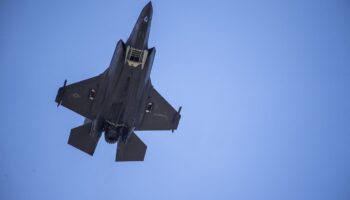 Dominasi Udara di Langit Teheran: F-35 Israel Tembak Jatuh Pesawat Tempur Iran